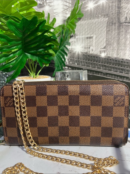 Louis Vuitton Handbags - Authentic Rare Louis Vuitton Damier Zippy Wallet